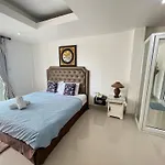 W-9 Hotel Nong Prue