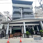 W-9 Hotel 2*