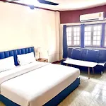 Lewiinski\'S Hotel