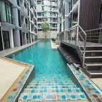 1 Bedroom Tropical Garden Pets Friendly 218A