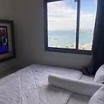 อพาร์ทเม้น Sea View 2br High Floor Unixx