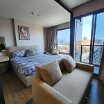 Sea View Near & Night Market Apartment Pattaya