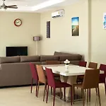 วิลล่า Pool 5bedroom Cosy Big Area Close To The Pattaya