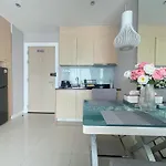 Apartment With Waterpark Pattaya