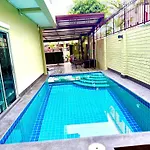 Warisa Happy Pool Near Pattaya