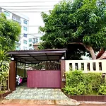 Warisa Happy Pool Near วิลล่า