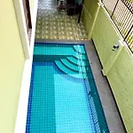 Warisa Happy Pool Near Pattaya