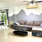 Warisa Happy Pool Near Pattaya