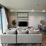 อพาร์ทเม้น Stunning Sea View - Place *