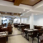 Hotel Arawana Express North 3*