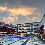 Hotel Arawana Express North