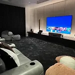 Arom Wongamart By David Home