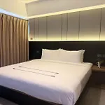 X โรงแรม