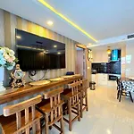 อพาร์ทเม้น Grand Avenue Middle Town Pattaya