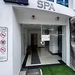 Grand Avenue Apartment