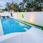 Villa 35 Wongamart Pattaya