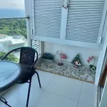 อพาร์ทเม้น Hill And Super Seaview *