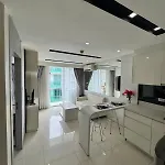 Modern 1br Near Soi Bukouw อพาร์ทเม้น