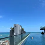 อพาร์ทเม้น The Base Sea View *