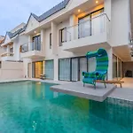 T M L-urban Exquisite Pool -4 Bedrooms & 6 Bathrooms - Private Ktv - Prime Location -family & Group