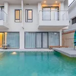 T M L-urban Exquisite Pool -4 Bedrooms & 6 Bathrooms - Private Ktv - Prime Location -family & Group * Pattaya