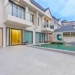T M L-urban Exquisite Pool -4 Bedrooms & 6 Bathrooms - Private Ktv - Prime Location -family & Group Villa