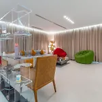 T M L-urban Exquisite Pool -4 Bedrooms & 6 Bathrooms - Private Ktv - Prime Location -family & Group Villa *