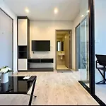 Sea View Walk To Beach & Mall The Base Central Pattaya Condo