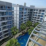Grand Avenue F811