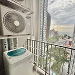 อพาร์ทเม้น The Base Sea View *