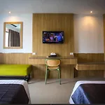 โรงแรมรอยัลพาเลซ 3* Pattaya