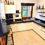 Wowland Luxury Pool Walking Street Villa