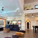 วิลล่า Goldland Luxury Pool Walking Street 8 Bedrooms *