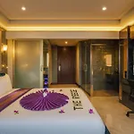 โรงแรม The Globe Hotel, Bar & Restaurant Pattaya