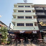 Oyo 75381 Billabong Hotel