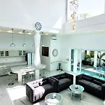 Starland Luxury Pool Walking Street * Pattaya