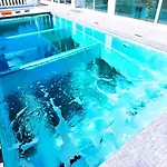 Starland Luxury Pool Walking Street