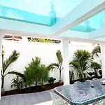 Starland Luxury Pool Walking Street * Pattaya