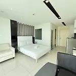 Center By K Apartment *