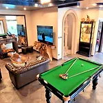 Potterland Luxury Pool Walking Street วิลล่า *