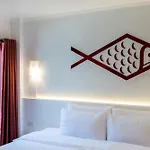 Hotel Arawana Express North 3*
