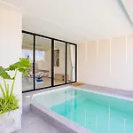 Hiii Aura Pool Hotel