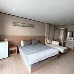 Peter's House2 Five Minutes To The อพาร์ตโฮเทล 3*