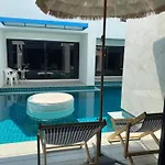 Monalisa Pararise Pool Homestay Pattaya