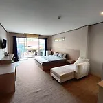 Peter's House2 Five Minutes To The อพาร์ตโฮเทล Pattaya