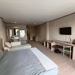 Peter's House2 Five Minutes To The อพาร์ตโฮเทล
