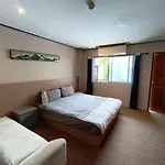 อพาร์ตโฮเทล Peter's House2 Five Minutes To The 3*