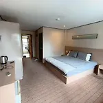 อพาร์ตโฮเทล Peter's House2 Five Minutes To The 3*