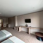 Peter's House2 Five Minutes To The อพาร์ตโฮเทล Pattaya