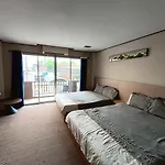 Peter's House2 Five Minutes To The อพาร์ตโฮเทล Pattaya